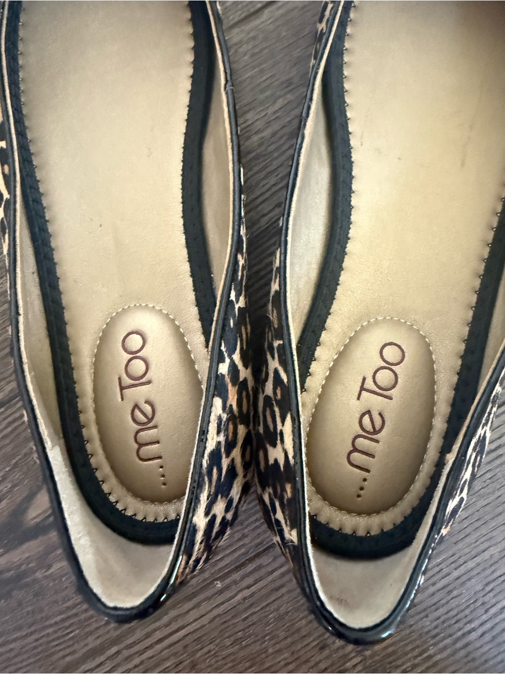 me Too NWOT Leopard Print Pointed Toe Flats with Black Patent Bow 8 - Picture 6 of 10